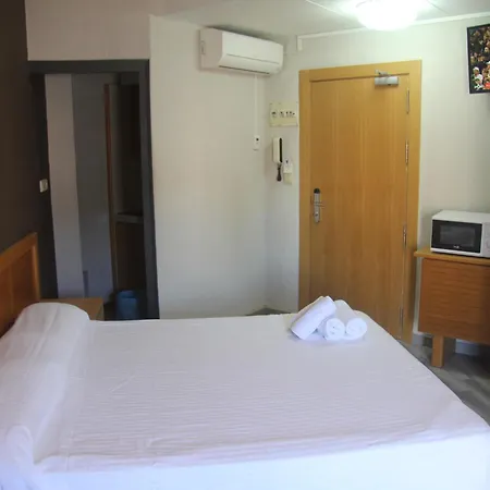 Estudis Els Molins Apartahotel 2*